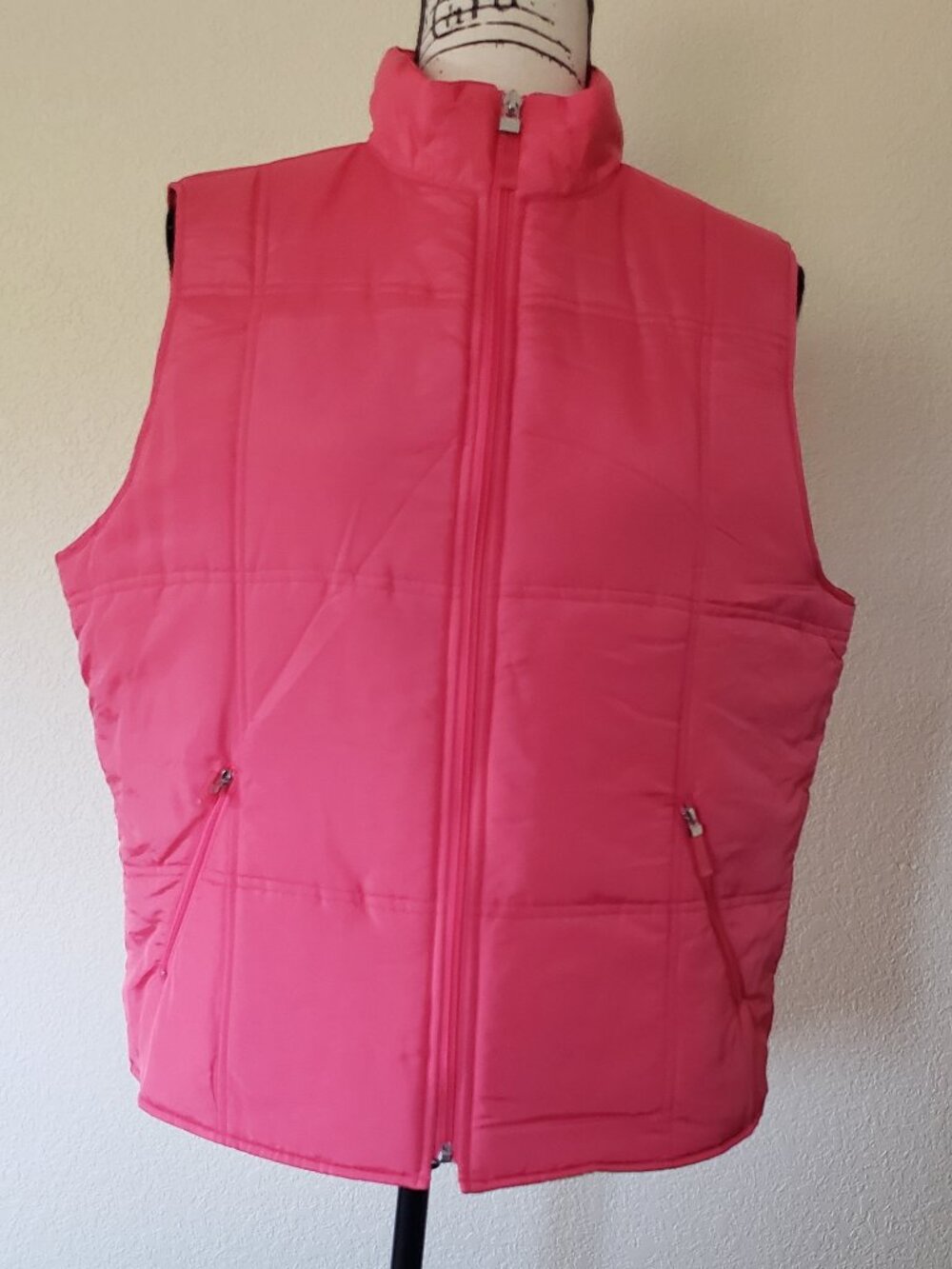 LIZ CLAIBORNE PUFFER VEST